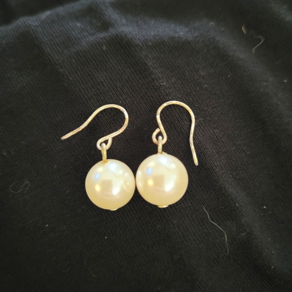 Elegant Pearl Drop Earrings